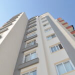 APAKLAR TOROSLAR: Şehrin Zirvesinde, Havuzlu ve Geniş Bir Yaşam